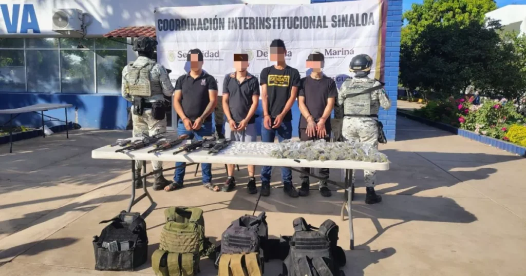 4 hombres arrestados en Las Coloradas, Culiacán con armas y drogas