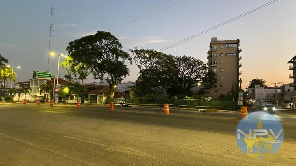 Caos en el tráfico por avería en semáforos en el cruce de Plaza Las Glorias