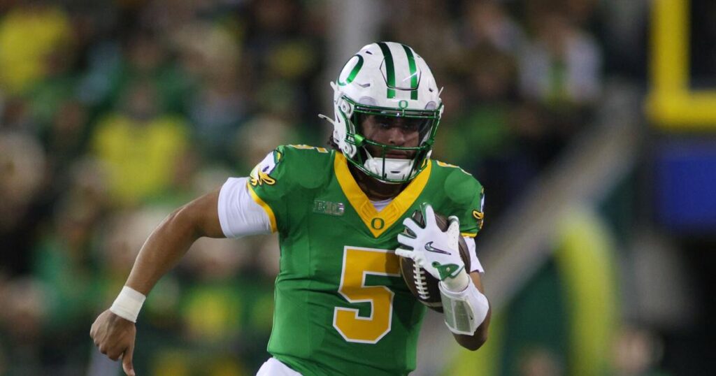 Clasificación de fútbol americano universitario comienza a cambiar en el 6-7, mientras que los primeros 5 se mantienen iguales