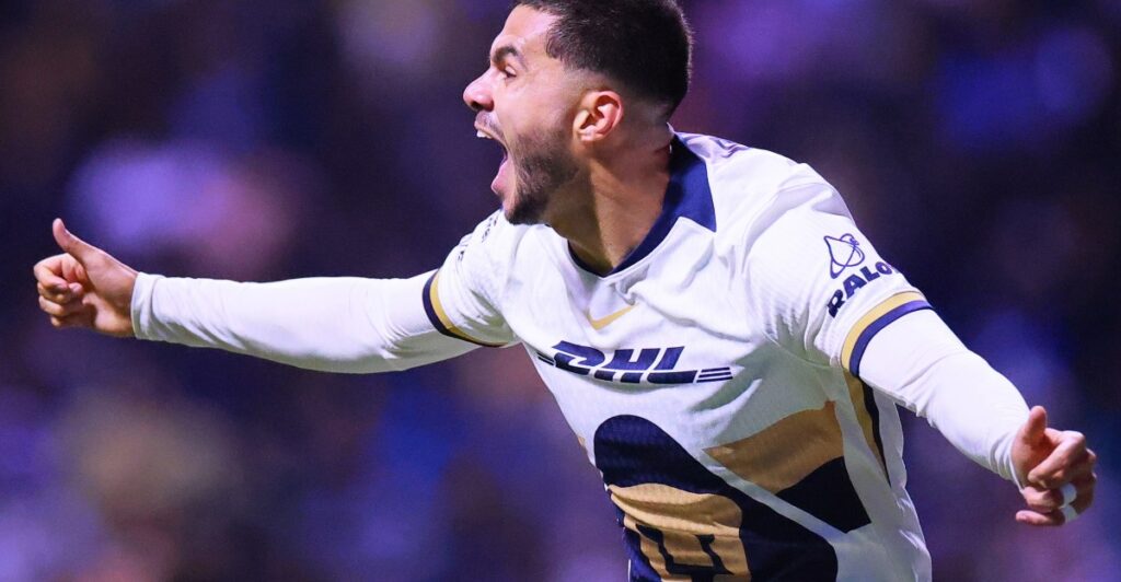 Pumas consigue polémica victoria sobre Cruz Azul para asegurar boleto a la postemporada