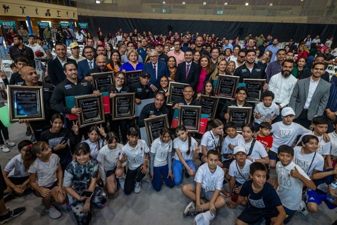 Rocha Moya reconoce a Sinaloa como potencia deportiva en la entrega del Premio Estatal del Deporte 2025 y anuncia aumento en los estímulos