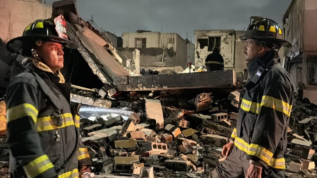 Tragedia en Nuevo León: 3 muertos, 6 heridos y devastación en una colonia