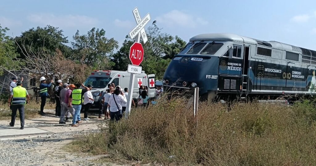 Accidente en vivo: 15 heridos en IMSS por descarrilamiento del Tren Interoceánico en Oaxaca
