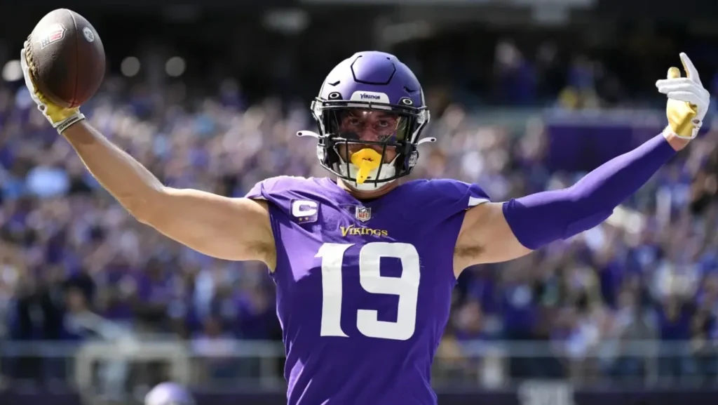Adam Thielen refuerza la ofensiva de los Acereros de México