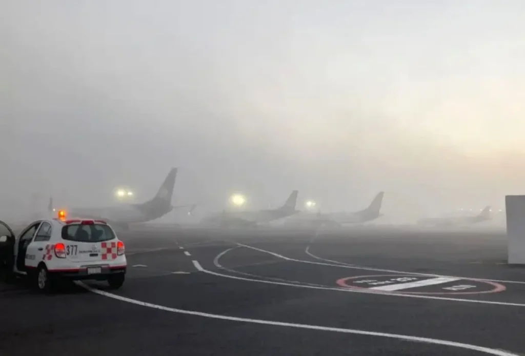Aeropuerto de la CDMX detiene vuelos por neblina en la víspera de Año Nuevo