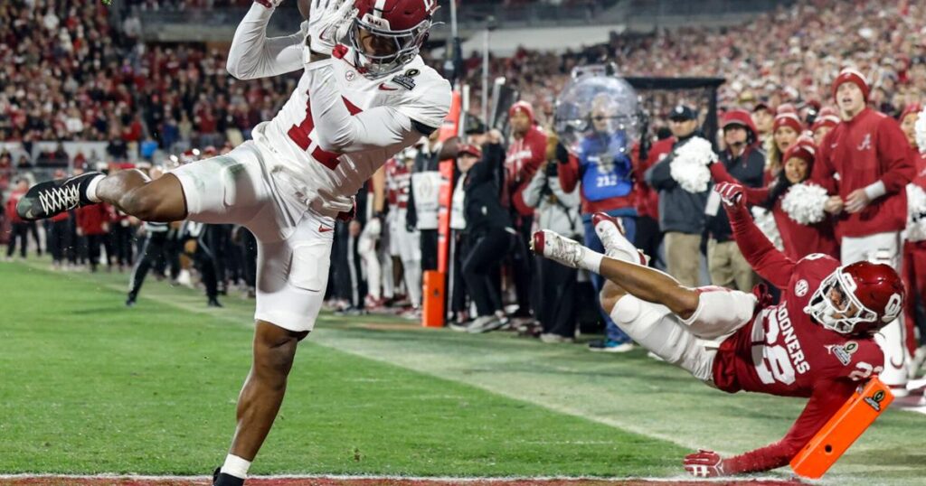 Alabama remonta un déficit de 17 puntos para vencer a Oklahoma 34-24