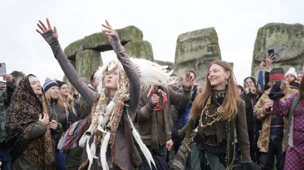 Amanecer en Stonehenge: 8,500 personas festejan el solsticio de invierno