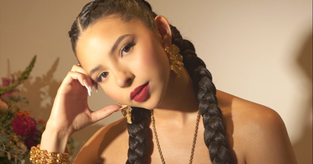 Ángela Aguilar comparte su perspectiva sobre la crítica en las redes sociales: "La salud mental es fundamental"