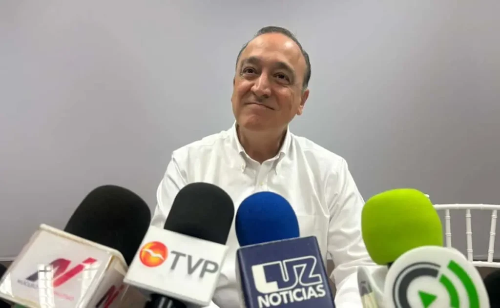 Antonio Menéndez invita a disfrutar de una Navidad llena de unión, paz y armonía en familia
