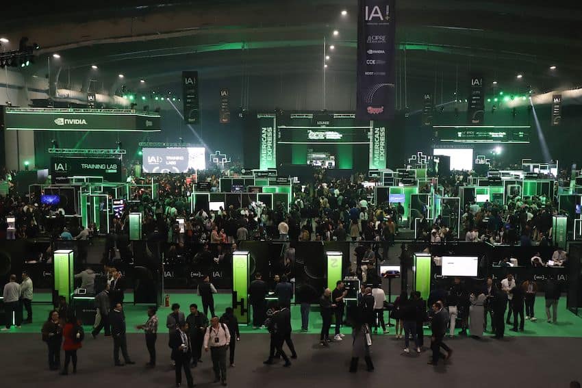 Casi el 40% de las empresas en México están utilizando inteligencia artificial, según ejecutivo de AWS