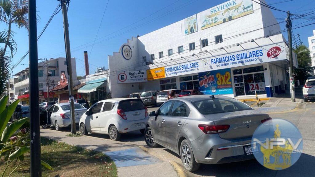 Conductores obstaculizan accesos para discapacitados en Palmar de Aramara