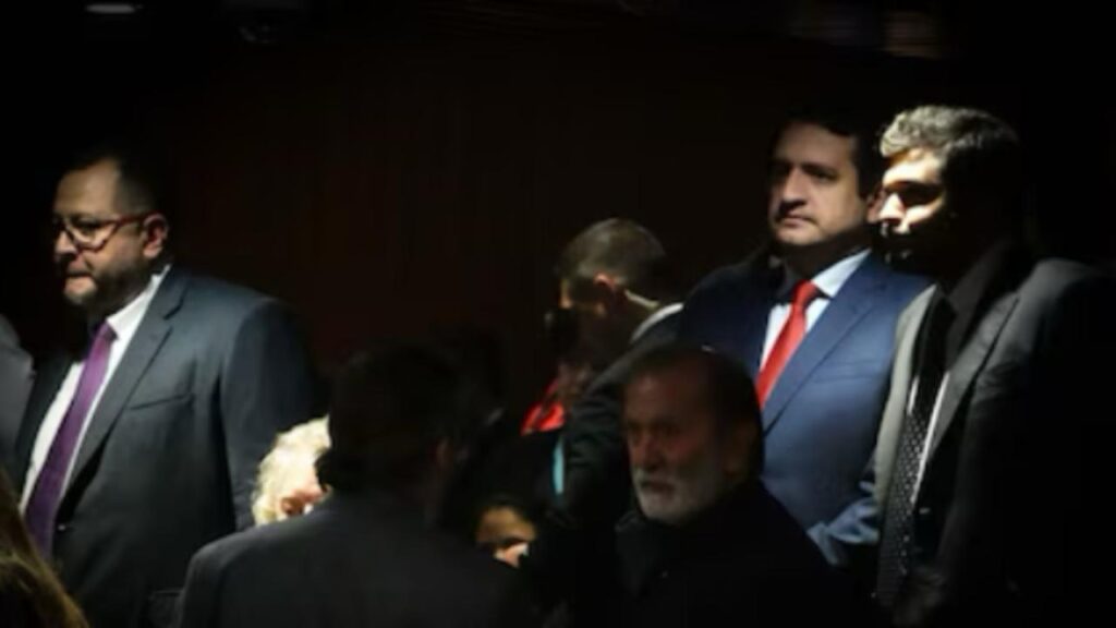 Critican a José Ramón López Beltrán por la conexión de su hermano "Bobby" con la tragedia