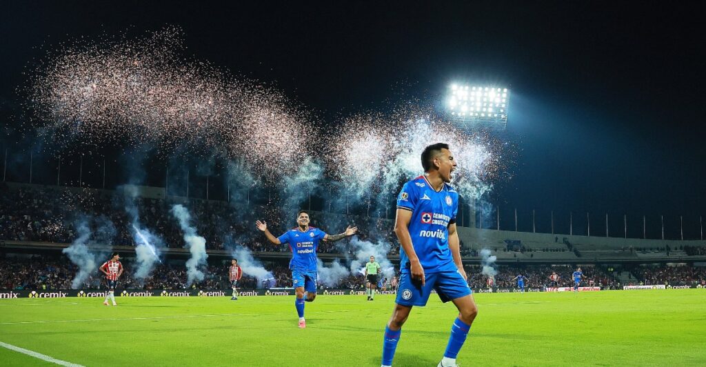Cruz Azul vence y elimina a Chivas para avanzar a Semifinales