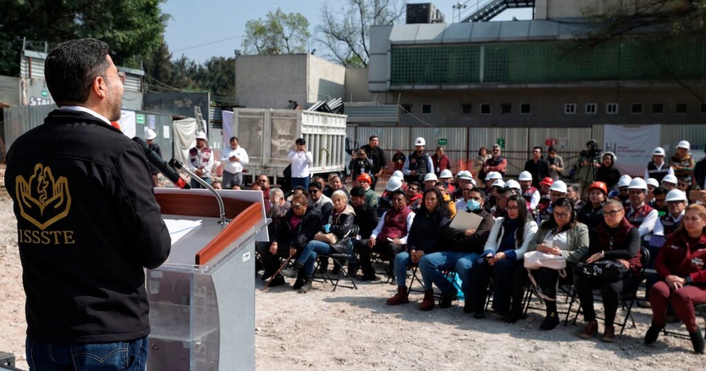 Demolición del hospital del ISSSTE en Tlatelolco tras 14 años de abandono