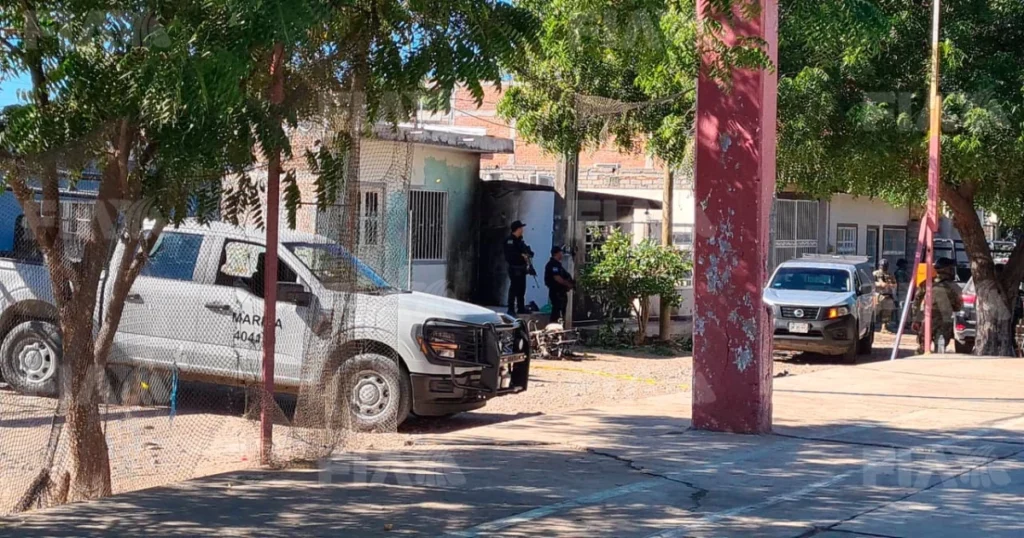 Dos personas mueren en incendio y tiroteo en residencia de Villa Unión, Mazatlán