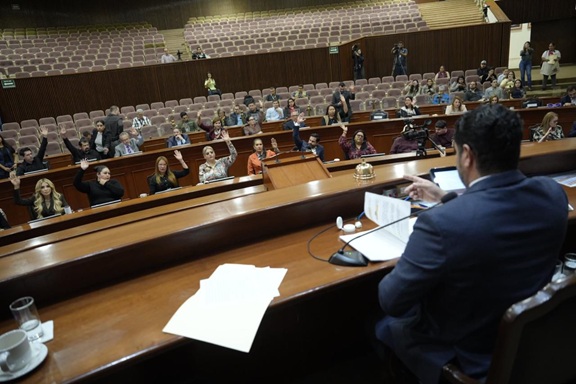 El Congreso de Sinaloa aprueba cancelar de forma permanente las licencias de conducir de choferes condenados por acoso sexual