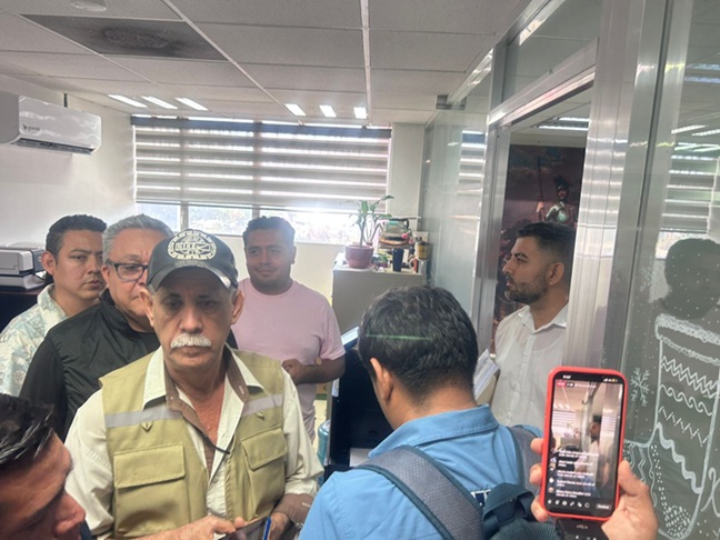 El Vicefiscal de Sinaloa desafía a periodistas y los expulsa de su oficina durante la cobertura de desapariciones