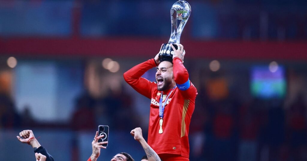 El costo del atuendo que Alexis Vega lució al ganar el bicampeonato con Toluca