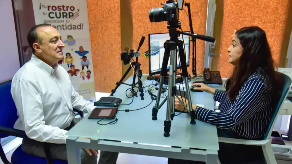 El registro biométrico de la CURP de Antonio Menéndez