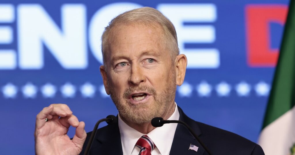 Embajador de Estados Unidos en México muestra solidaridad tras tragedia del Tren Interoceánico en Oaxaca