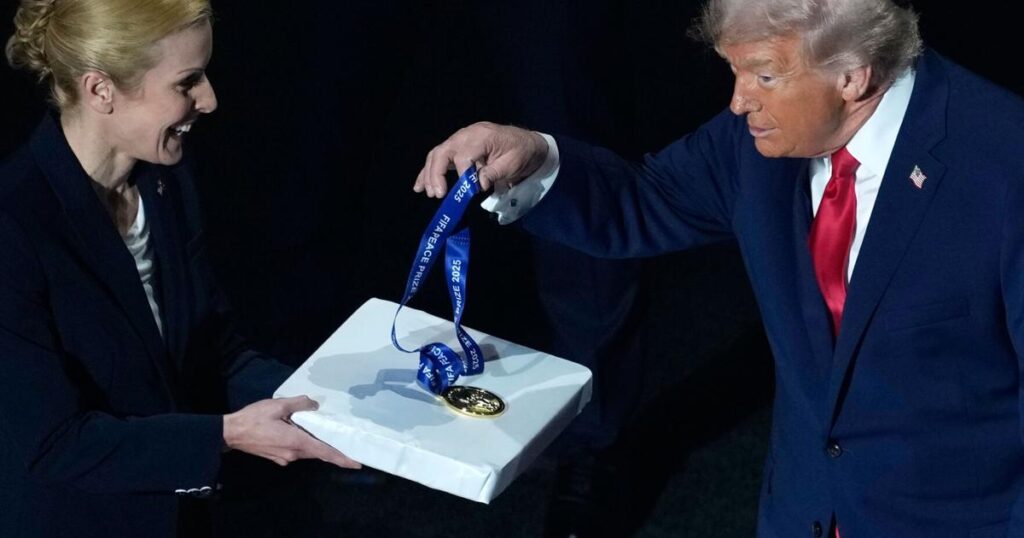 En 2025, López Obrador le dijo a la FIFA, el COI y la CONADE que se alinearan. En su mayoría, obedecieron.