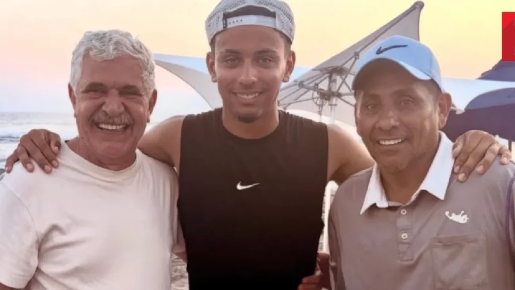 Encuentro playero: Tuca Ferretti comparte momentos con Jorge Campos y su hijo en Acapulco
