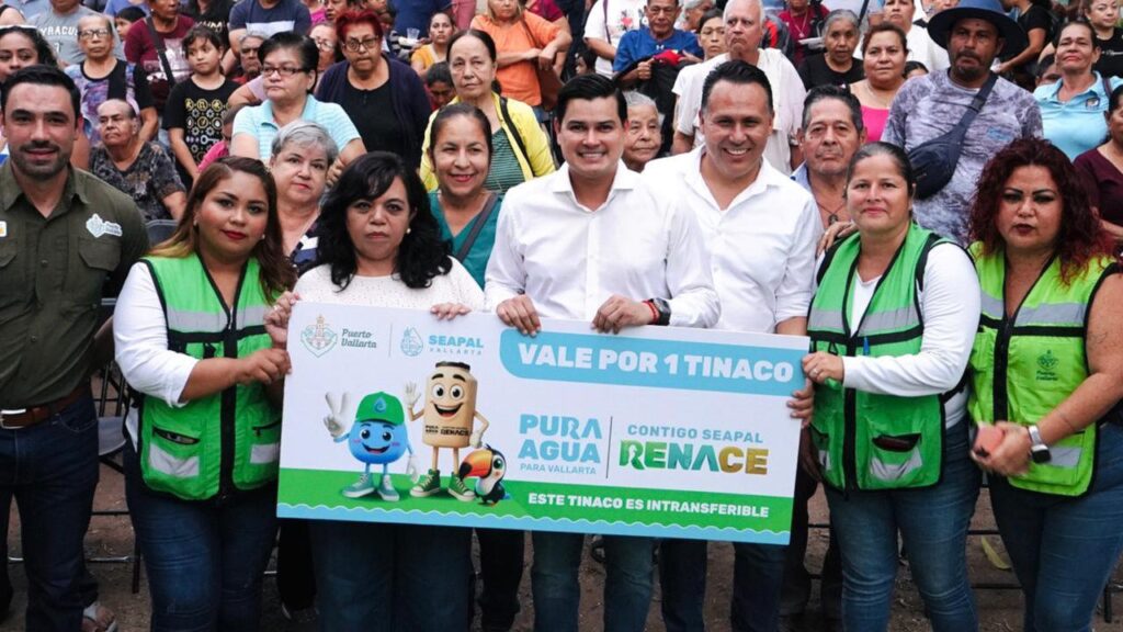 Entrega de tinacos a 200 hogares en El Pitillal Alto por parte de SEAPAL