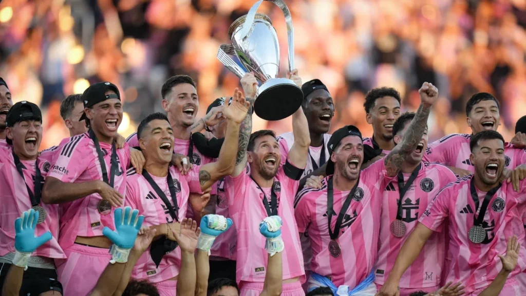 Exfutbolista del Real Madrid se une a Messi en Inter Miami --> Exfutbolista del Real Madrid se une a Messi en Inter Miami