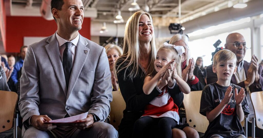Fernando Lovo deja la UNAM para Colorado tras un éxito sin precedentes como AD