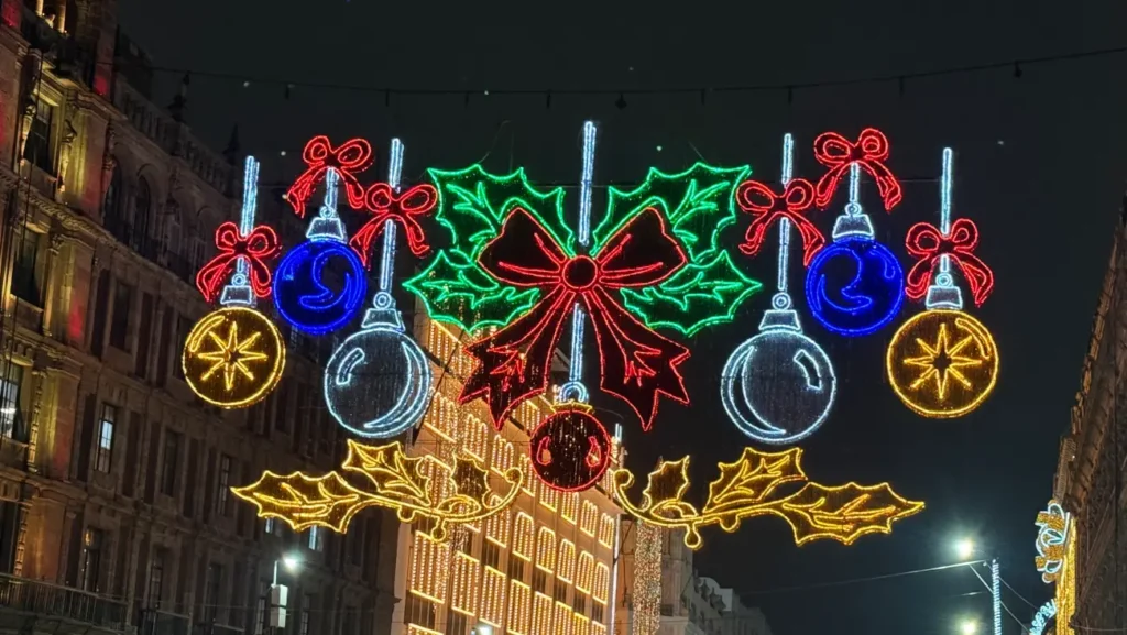 Festival Luces de Invierno 2025: fechas y artistas de los conciertos gratuitos en el Zócalo
Festival Luces de Invierno 2025: fechas y artistas de los conciertos gratuitos en el Zócalo de la Ciudad de México