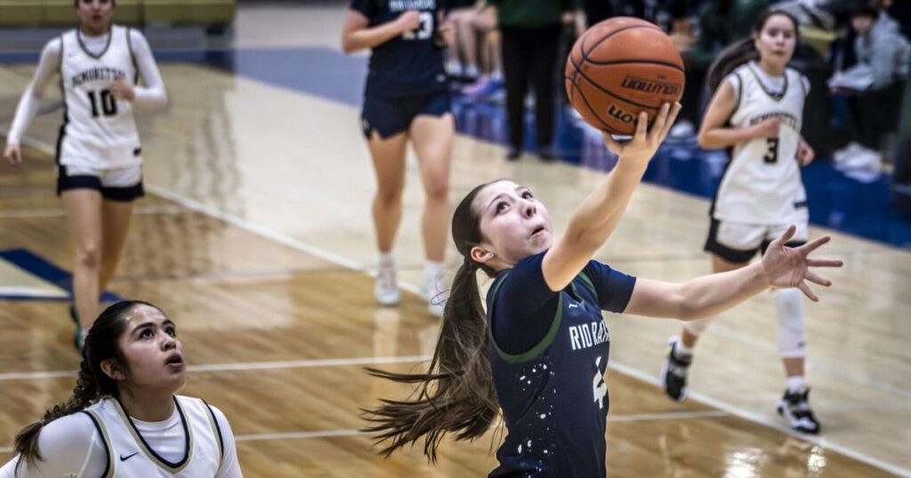 Hermanas Martínez encuentran hogar en Río Rancho después de una larga afiliación con el Oeste de Las Vegas