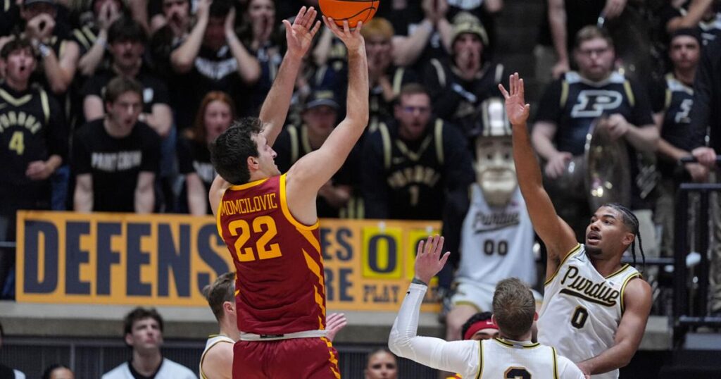 Iowa State, ranking No. 10, vence a Purdue, No. 1, por 81-58.
