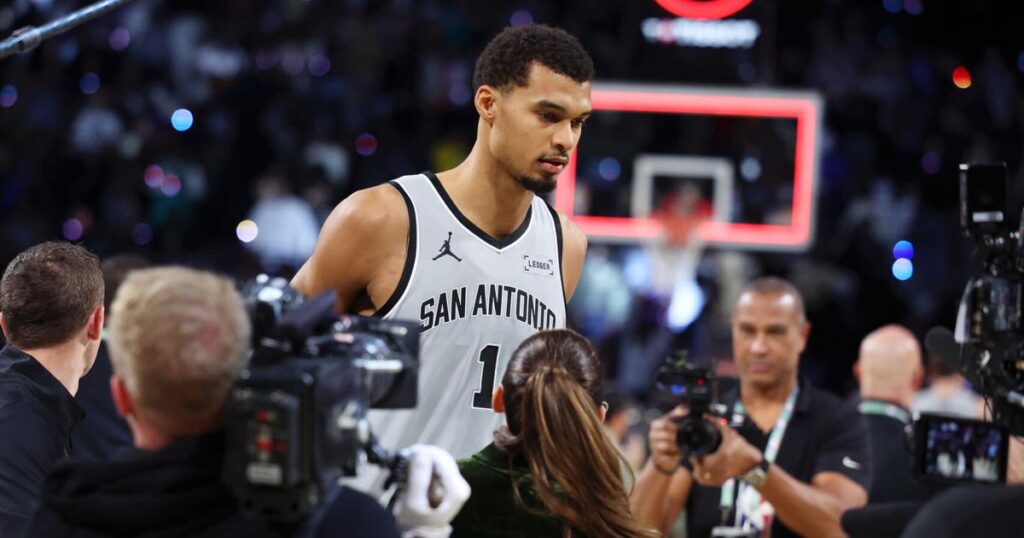 Knicks y Spurs se enfrentarán en la final de la Copa NBA del martes por el trofeo, los derechos de presumir y el efectivo.
