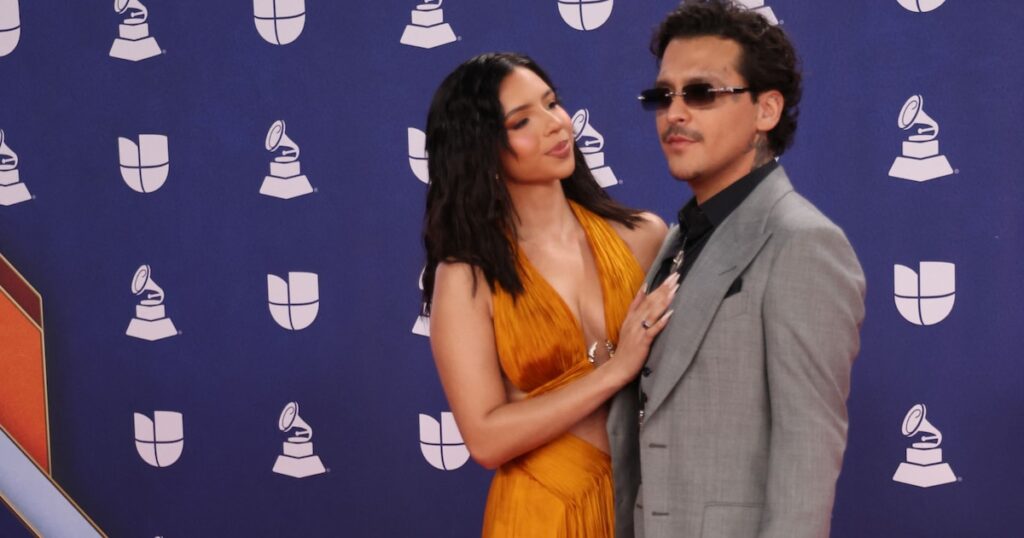 La reacción de Christian Nodal al escuchar a Ángela Aguilar gritar "Amooor" durante su concierto