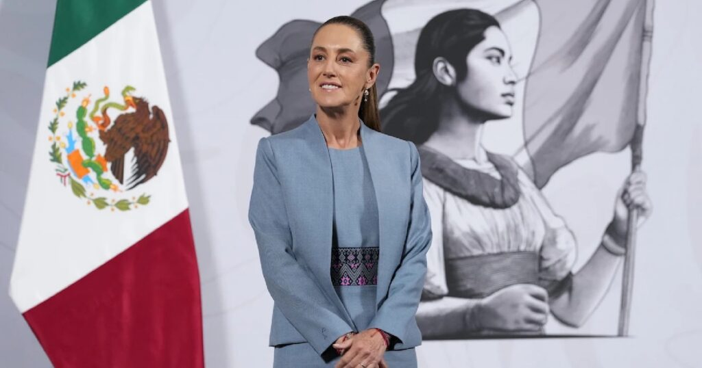 Lo destacado de 'La Mañanera' del jueves 4 de diciembre: Ley de Aguas, Ernestina Godoy y el futuro de los trenes en México