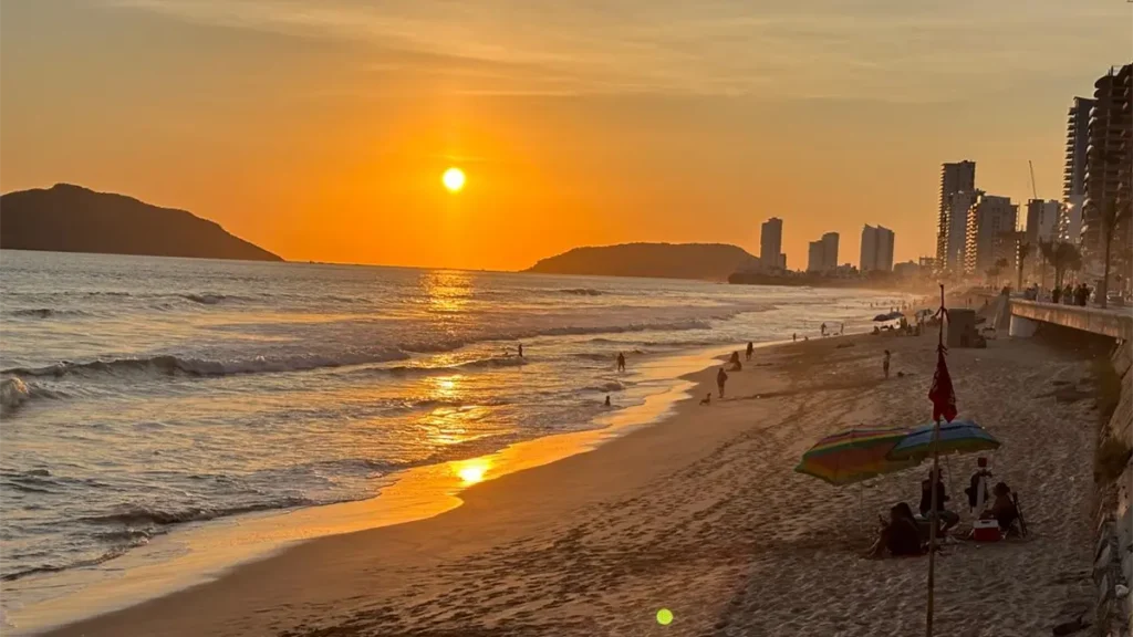 Mazatlán finaliza el año con 10 playas certificadas ideales para nadar