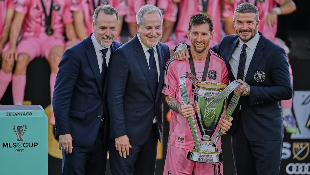 "Me cagué para que entendiera", excompañero de Messi explica cómo es el astro argentino

Nueva versión adaptada a México:
"Me esforcé para que entendiera", excompañero de Messi explica cómo es el astro argentino