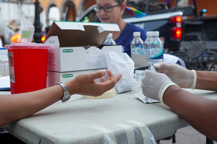 Necesidad de concienciar sobre el tratamiento y la no discriminación frente al repunte del VIH