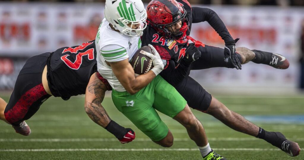 No. 23 North Texas vence a San Diego State 49-47 en el emocionante New Mexico Bowl