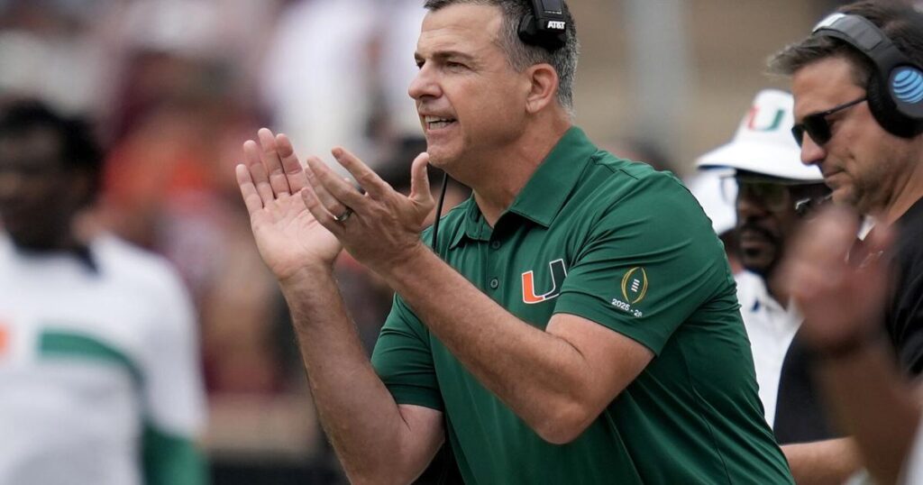 Ohio State y Miami listos para un emocionante enfrentamiento en el CFP, con el enfoque en el presente, no en una bandera del pasado