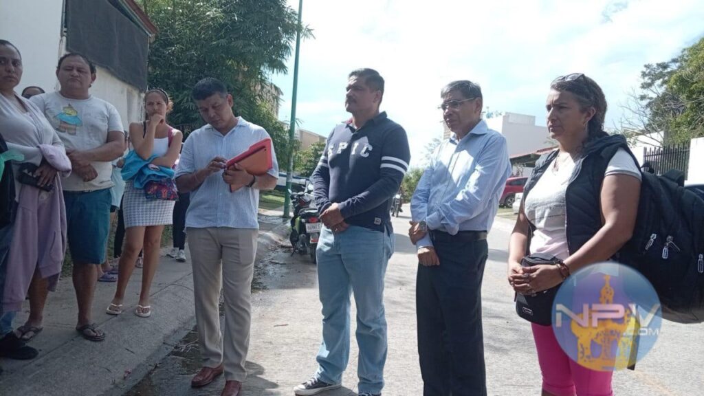 Padres de familia de Ecoterra exigen destitución de directora ante la DRSE