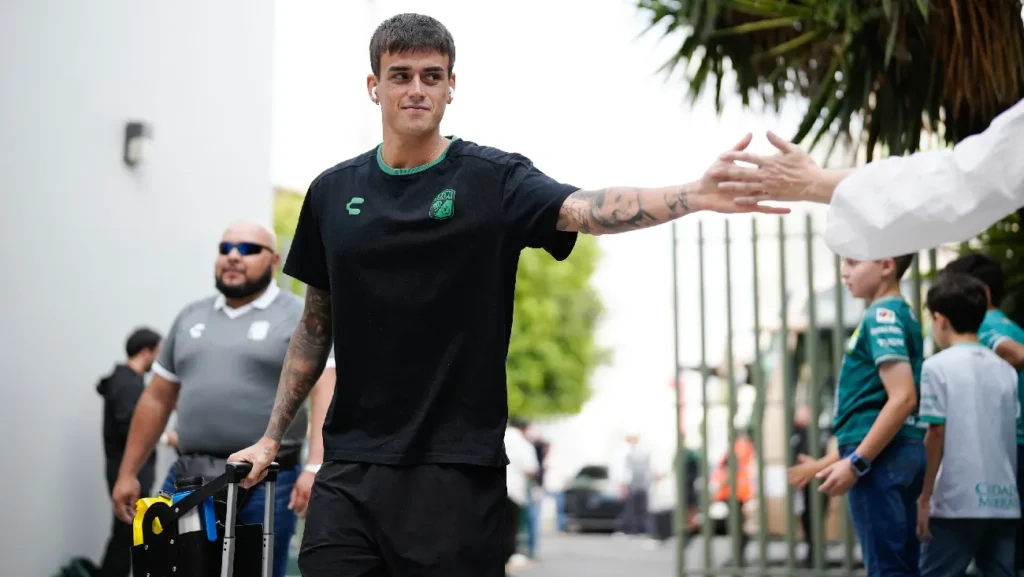 Real Oviedo confirma la llegada de Nicolás Fonseca; cedido por León.
Nueva contratación en Real Oviedo: Nicolás Fonseca llega cedido por León.