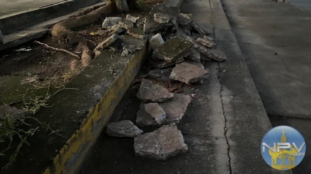 Residentes de la Unidad Agustín Flores Demandan Remoción Inmediata de Escombros en Zona Deportiva