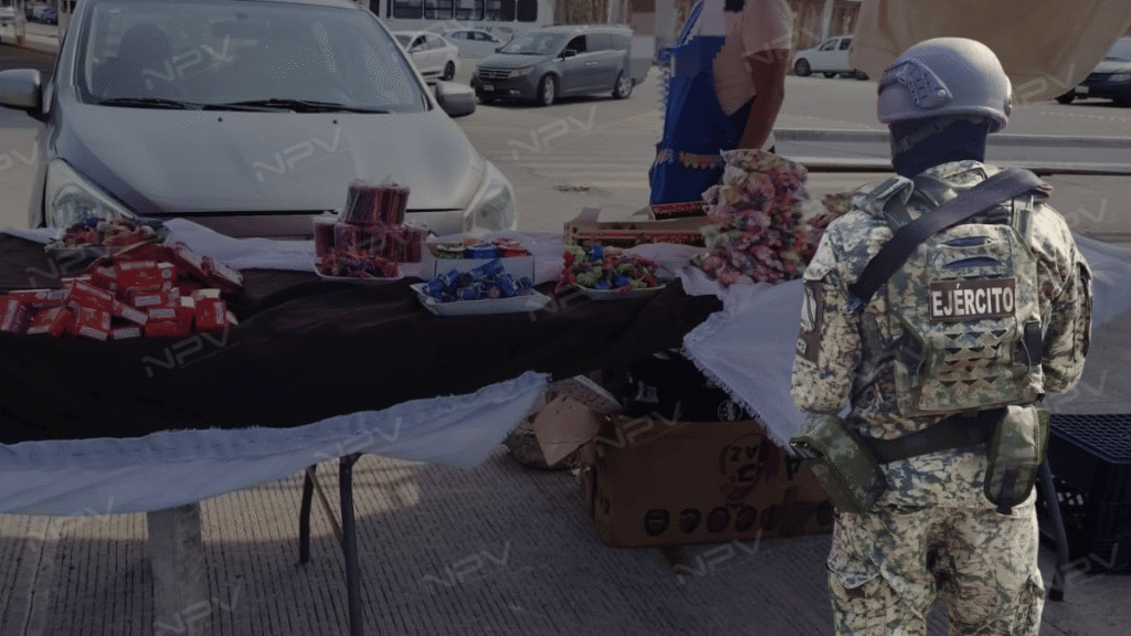 Soldados se unen en la supervisión de pirotecnia en Bahía de Banderas