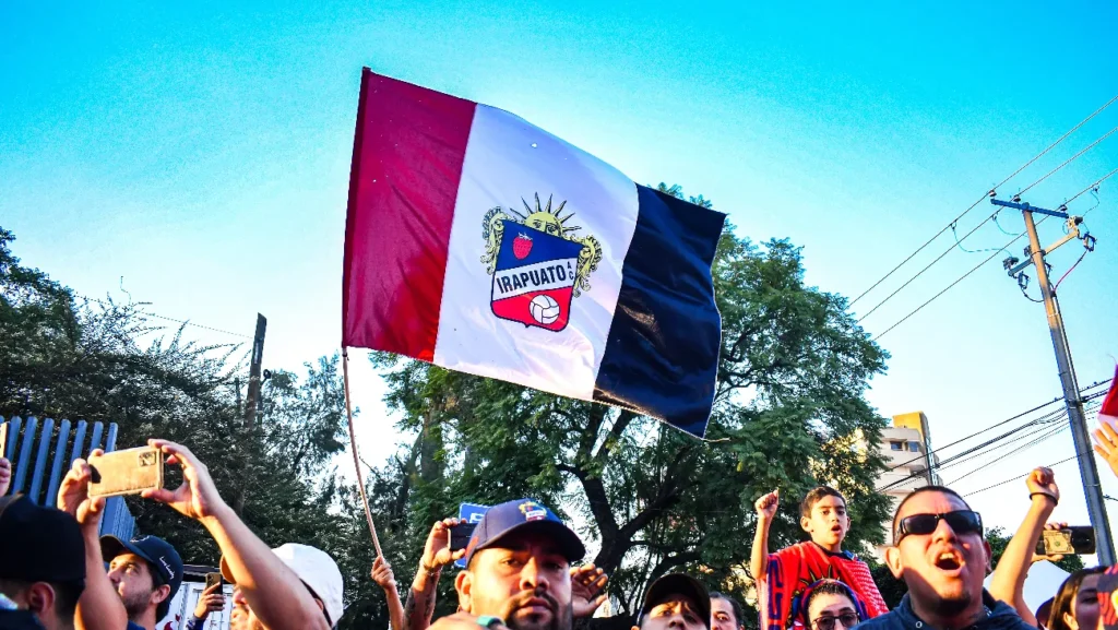 Violencia en el Estadio Azteca, previo al América vs Chivas
