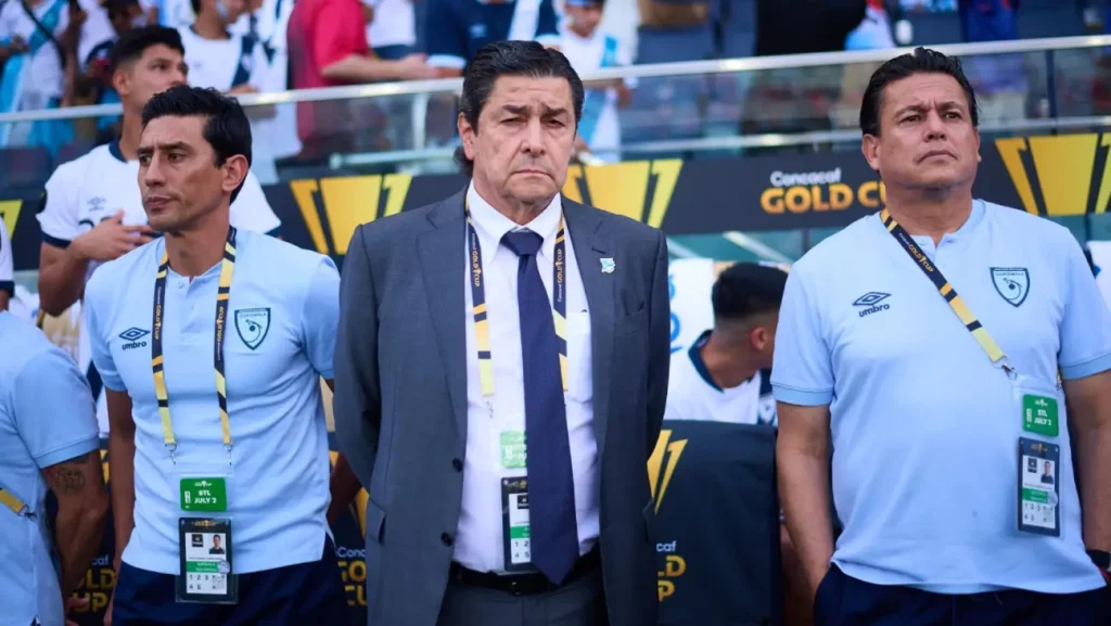 ¡Adiós que dolió en México! DT guatemalteco se despide de la Selección Nacional