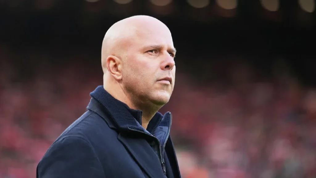 ¿¿Fin de la disputa?? Arne Slot revela la verdad sobre Raúl Jiménez