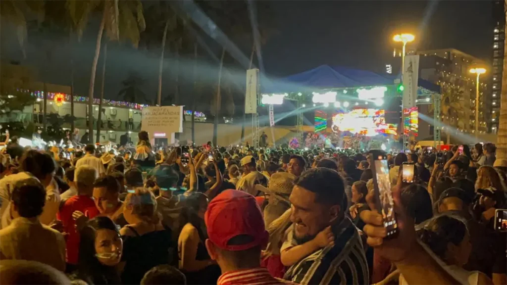 Bienvenida al 2026 en Mazatlán: Celebración con Drones y Pirotecnia desde el Malecón