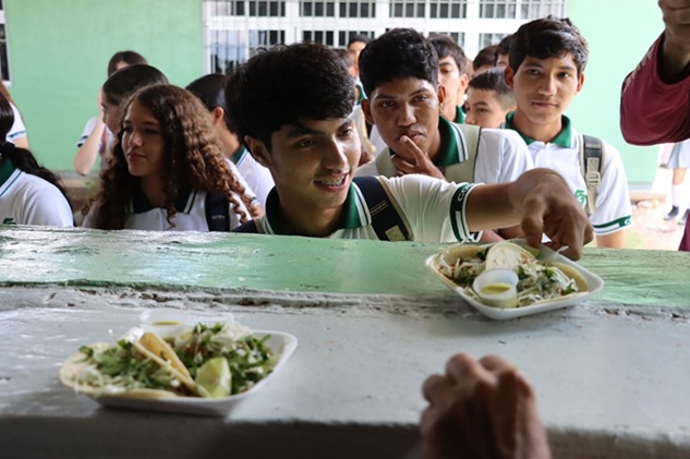 El Gobierno de Sinaloa impulsa la educación con 30 mil desayunos para jóvenes