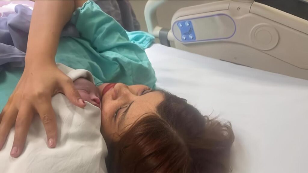 La primera bebé nacida en 2026 en Nayarit llega al mundo en Bahía de Banderas